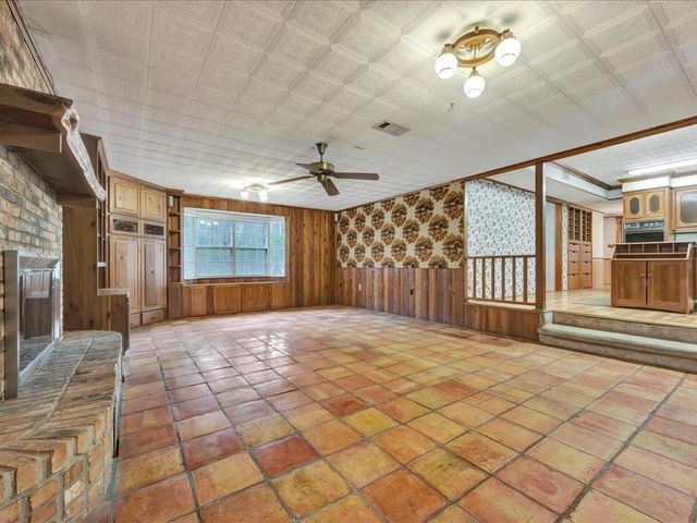 235 County Barn Rd, Lufkin, TX 75904