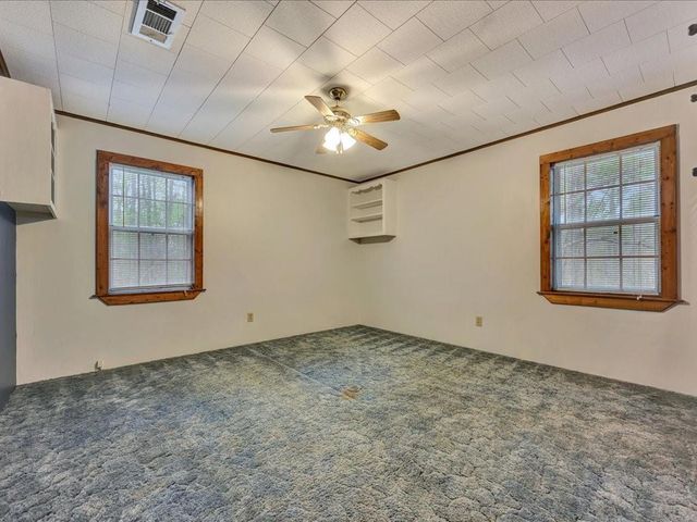 235 County Barn Rd, Lufkin, TX 75904