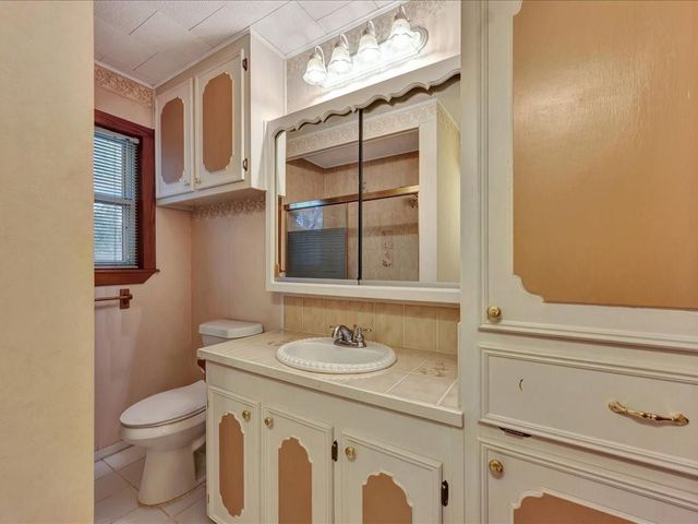 235 County Barn Rd, Lufkin, TX 75904