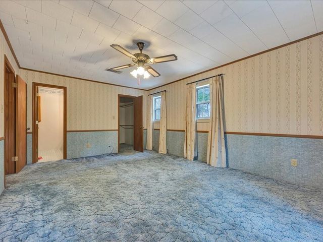 235 County Barn Rd, Lufkin, TX 75904