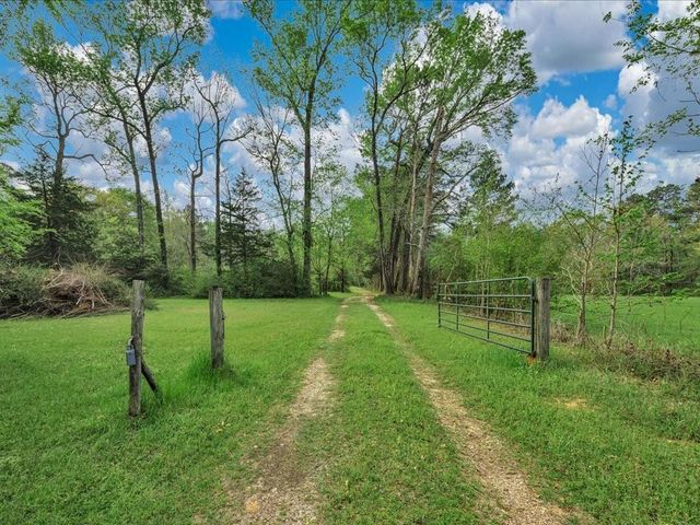 235 County Barn Rd, Lufkin, TX 75904