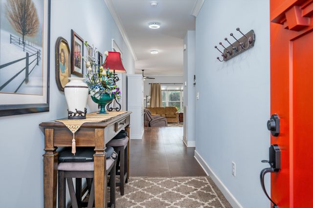 1001 Stonebrook Dr, Dickson, TN 37055