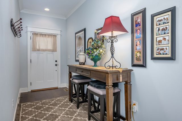 1001 Stonebrook Dr, Dickson, TN 37055