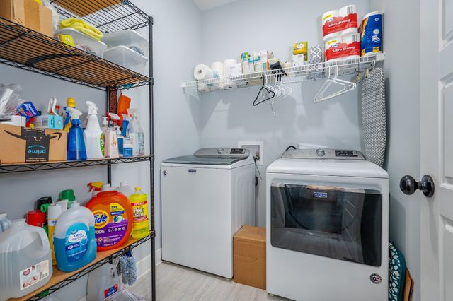 1001 Stonebrook Dr, Dickson, TN 37055