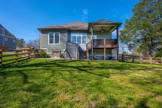 1001 Stonebrook Dr, Dickson, TN 37055