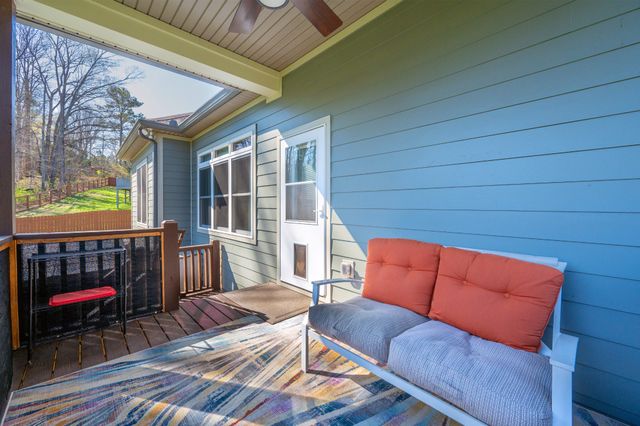 1001 Stonebrook Dr, Dickson, TN 37055