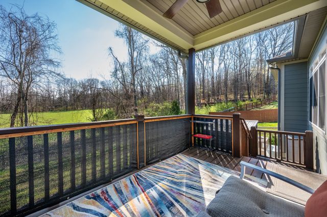 1001 Stonebrook Dr, Dickson, TN 37055