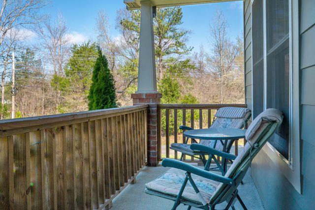 1001 Stonebrook Dr, Dickson, TN 37055