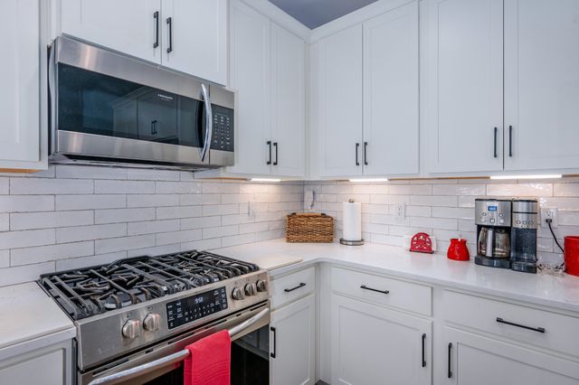 1001 Stonebrook Dr, Dickson, TN 37055