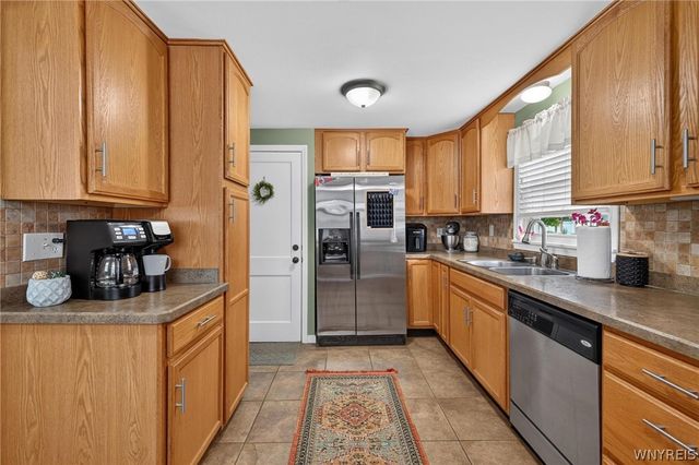 63 Deumant Ter, Tonawanda, NY 14223