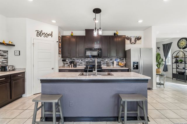 1918 BRANDYWINE DR, New Braunfels, TX 78130