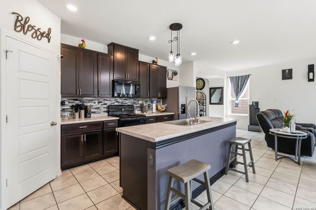 1918 BRANDYWINE DR, New Braunfels, TX 78130