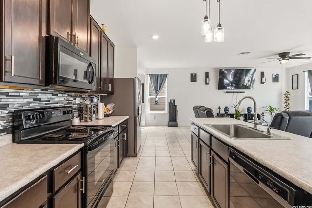 1918 BRANDYWINE DR, New Braunfels, TX 78130