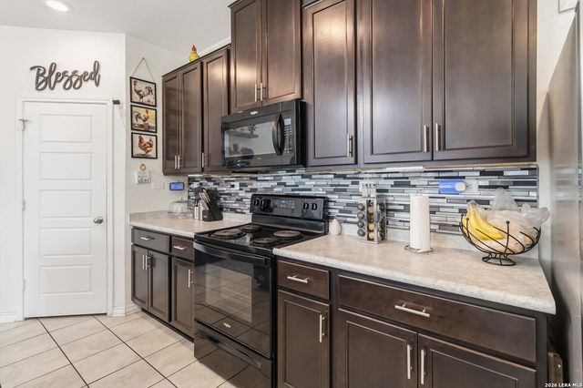 1918 BRANDYWINE DR, New Braunfels, TX 78130