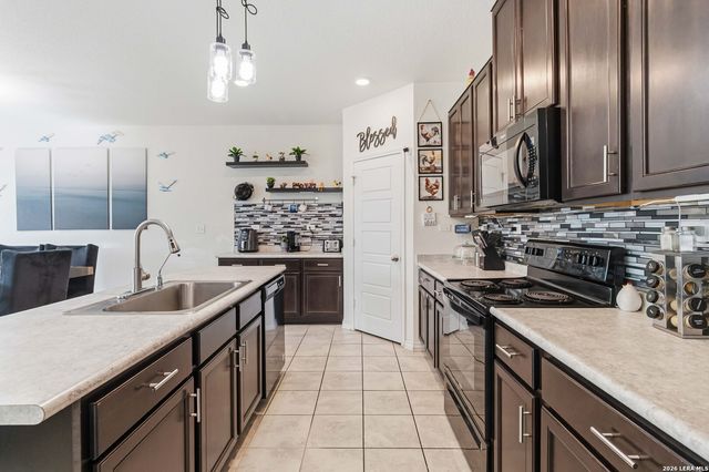1918 BRANDYWINE DR, New Braunfels, TX 78130