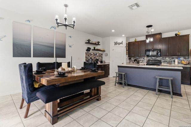 1918 BRANDYWINE DR, New Braunfels, TX 78130