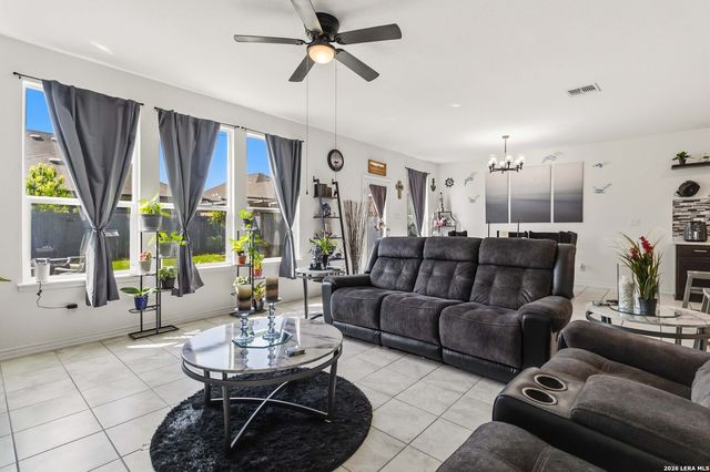 1918 BRANDYWINE DR, New Braunfels, TX 78130