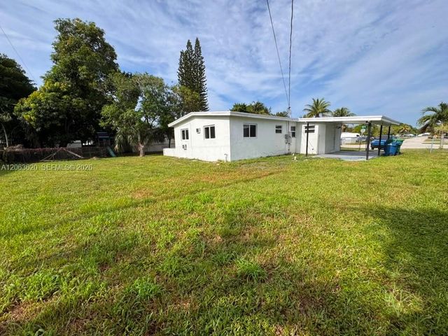 18331 NW 2nd Ct, Miami Gardens, FL 33169