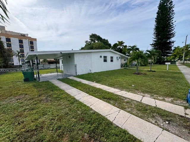18331 NW 2nd Ct, Miami Gardens, FL 33169