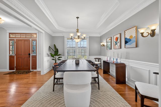 122 N 11th Avenue, St. Charles, IL 60174