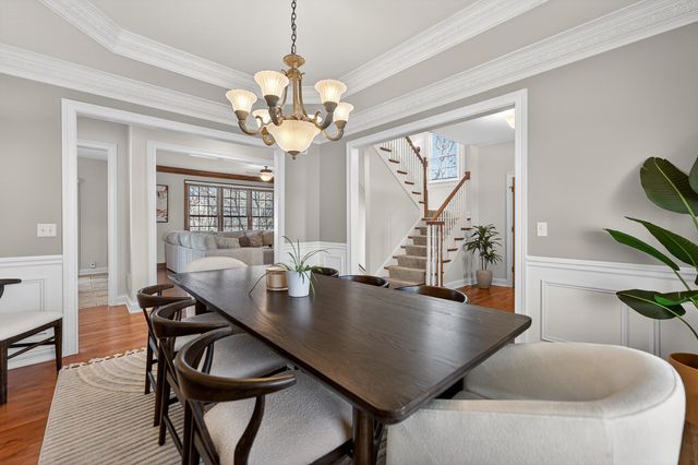 122 N 11th Avenue, St. Charles, IL 60174