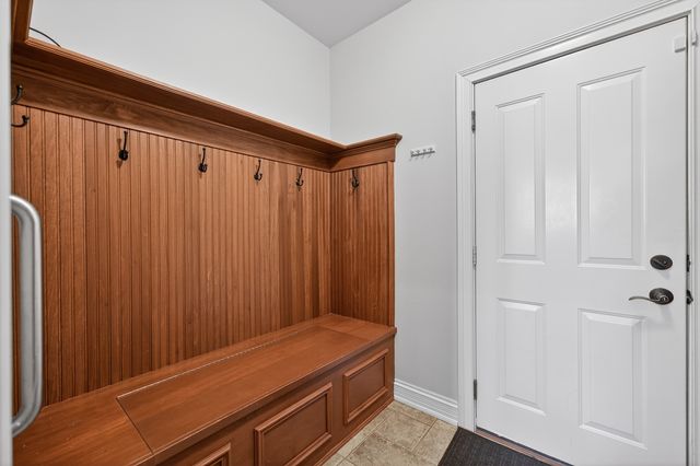 122 N 11th Avenue, St. Charles, IL 60174