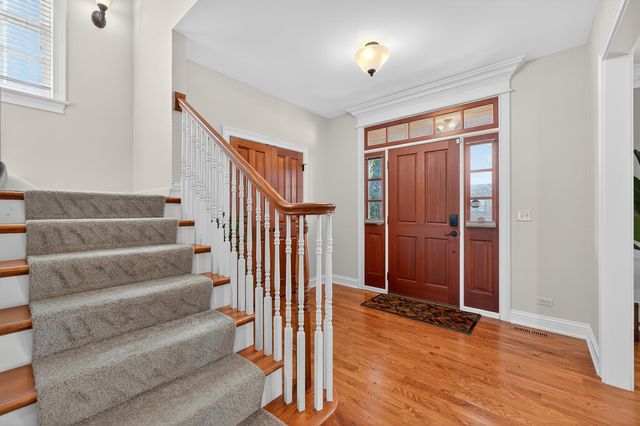 122 N 11th Avenue, St. Charles, IL 60174