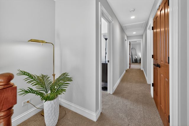 122 N 11th Avenue, St. Charles, IL 60174