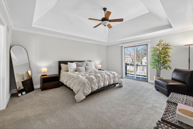 122 N 11th Avenue, St. Charles, IL 60174