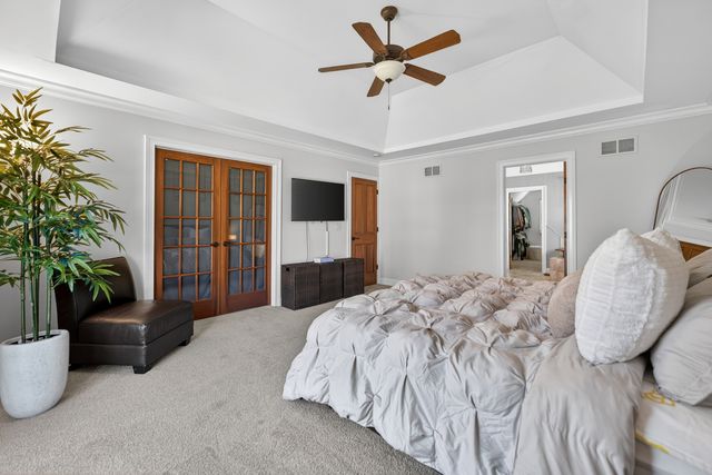 122 N 11th Avenue, St. Charles, IL 60174