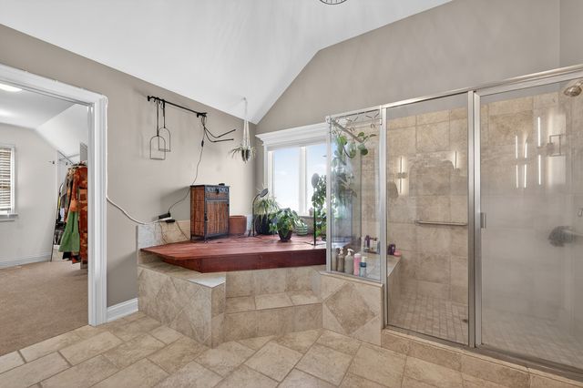 122 N 11th Avenue, St. Charles, IL 60174