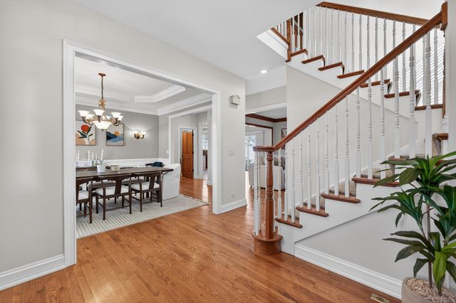 122 N 11th Avenue, St. Charles, IL 60174