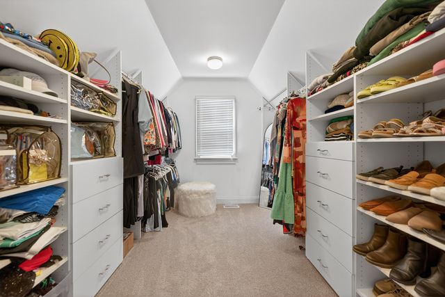 122 N 11th Avenue, St. Charles, IL 60174