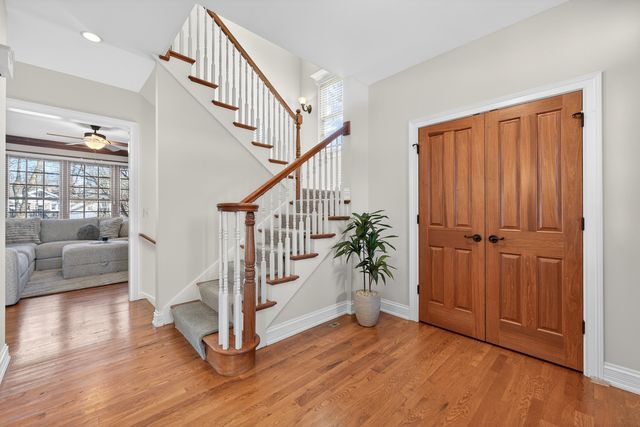 122 N 11th Avenue, St. Charles, IL 60174