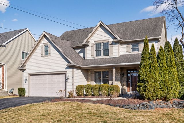 122 N 11th Avenue, St. Charles, IL 60174