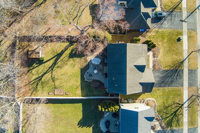 122 N 11th Avenue, St. Charles, IL 60174