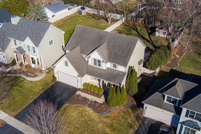 122 N 11th Avenue, St. Charles, IL 60174