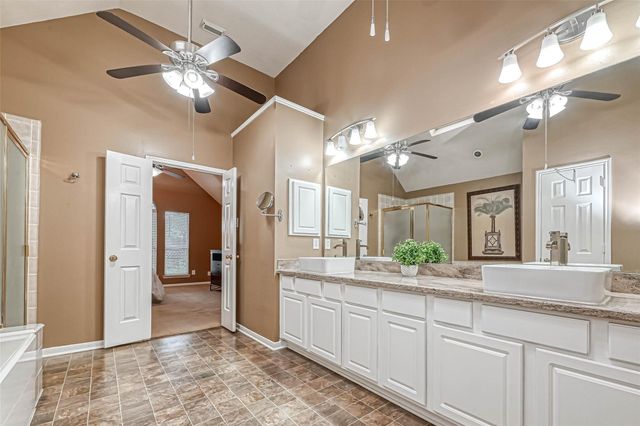 5213 Cottonwood Creek Lane, League City, TX 77573