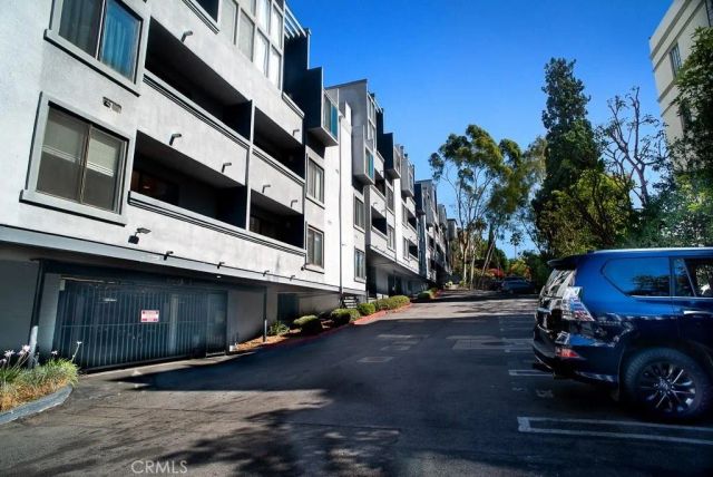 1940 N Highland, Los Angeles, CA 90068