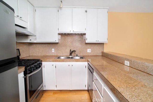 1940 N Highland, Los Angeles, CA 90068