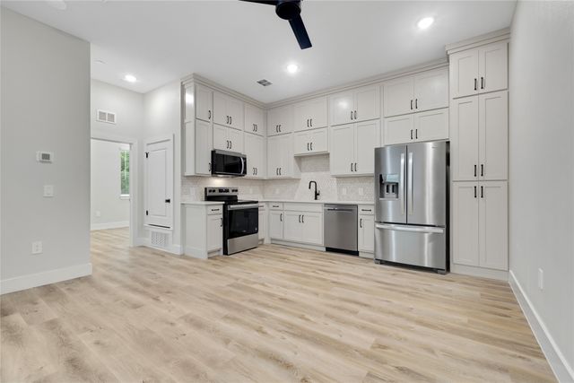 408 Foch Street 100, Fort Worth, TX 76107