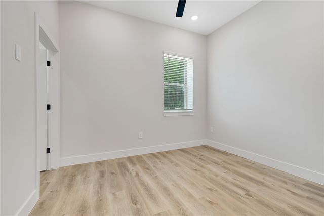 408 Foch Street 100, Fort Worth, TX 76107