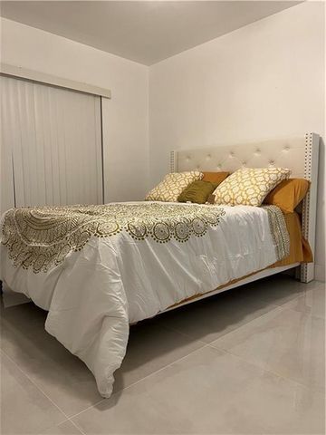 6354 Buena Vista Dr, Margate, FL 33063