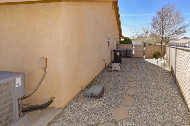 26613 Cumberland Lane, Helendale, CA 92342