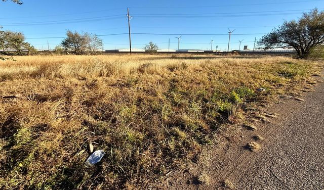 2287 E 48th Street, Lubbock, TX 79404