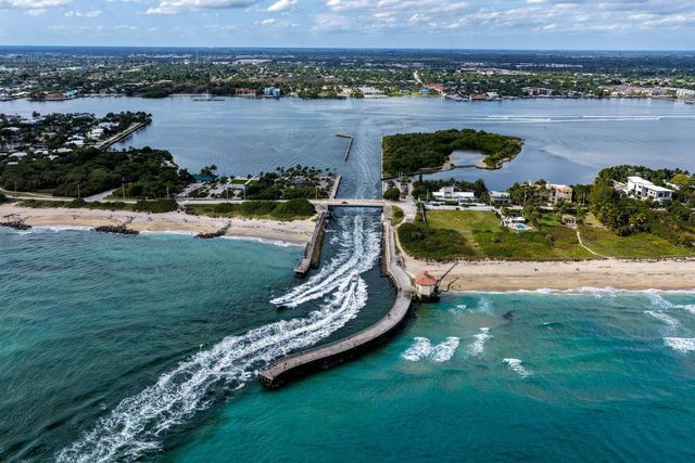 92 Island Drive S, Ocean Ridge, FL 33435