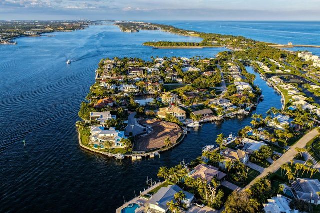 92 Island Drive S, Ocean Ridge, FL 33435