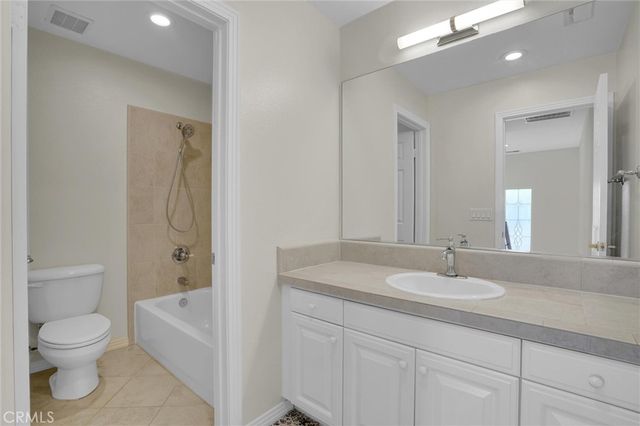 2889 Plaza Del Amo, Torrance, CA 90503