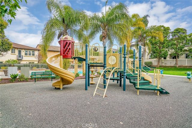 2889 Plaza Del Amo, Torrance, CA 90503