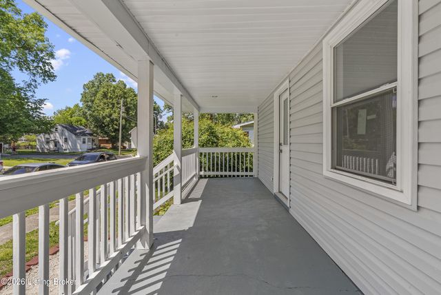 3703 Kahlert Ave, Louisville, KY 40215